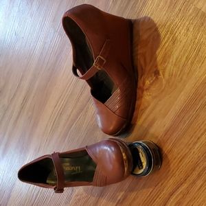 Vintage Thom Mcan leather wedge heel with gold metal toe tips size 61/2